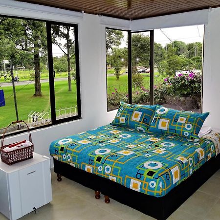 Violeta Park Hostel Богота Экстерьер фото