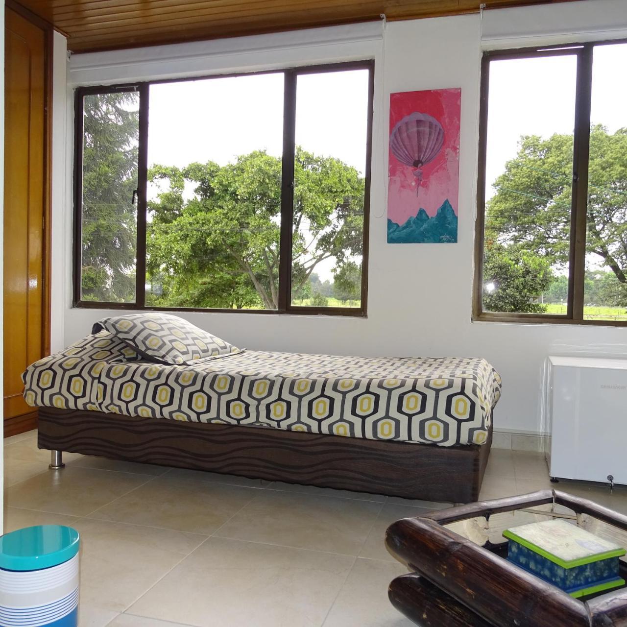 Violeta Park Hostel Богота Экстерьер фото