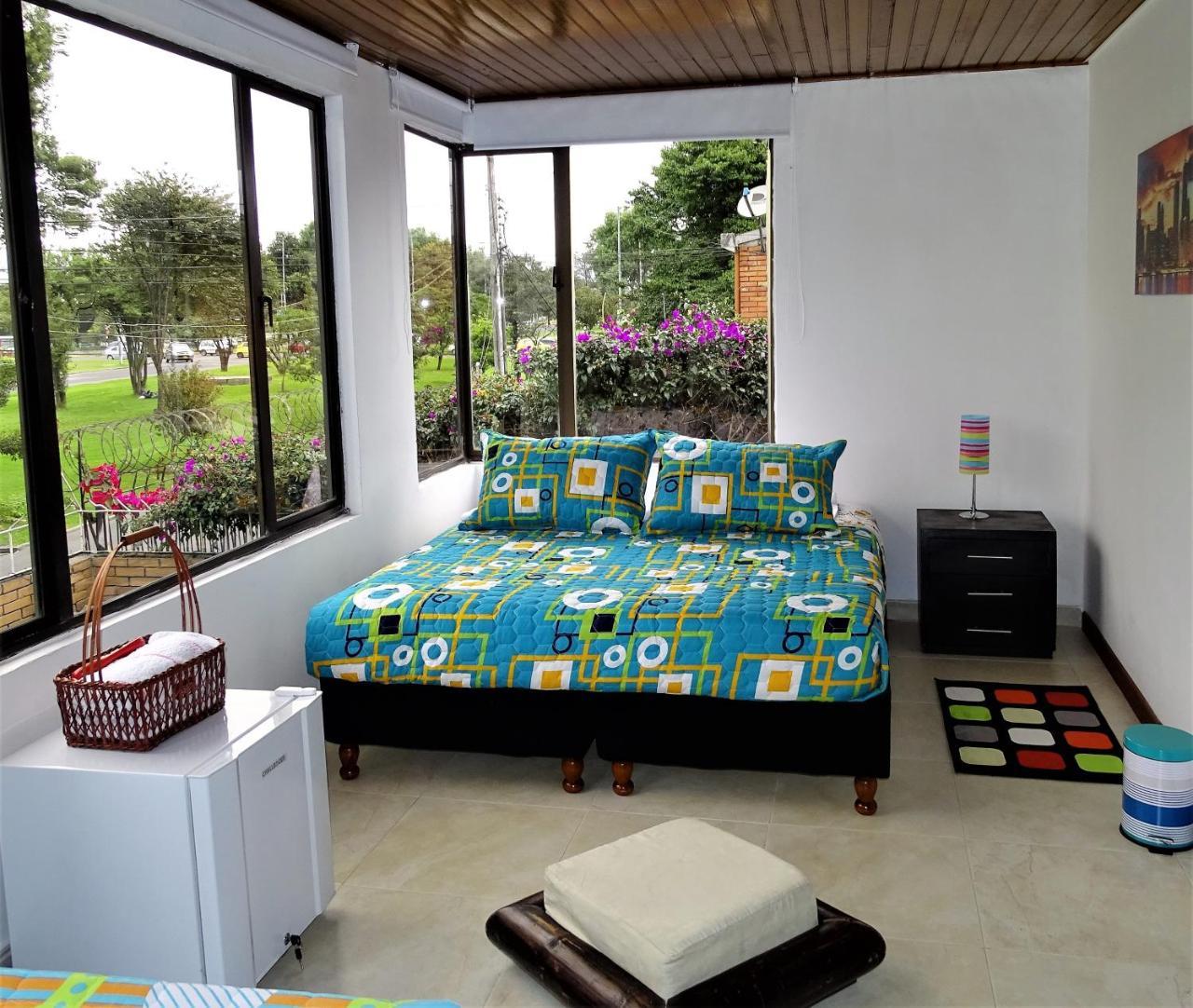 Violeta Park Hostel Богота Экстерьер фото