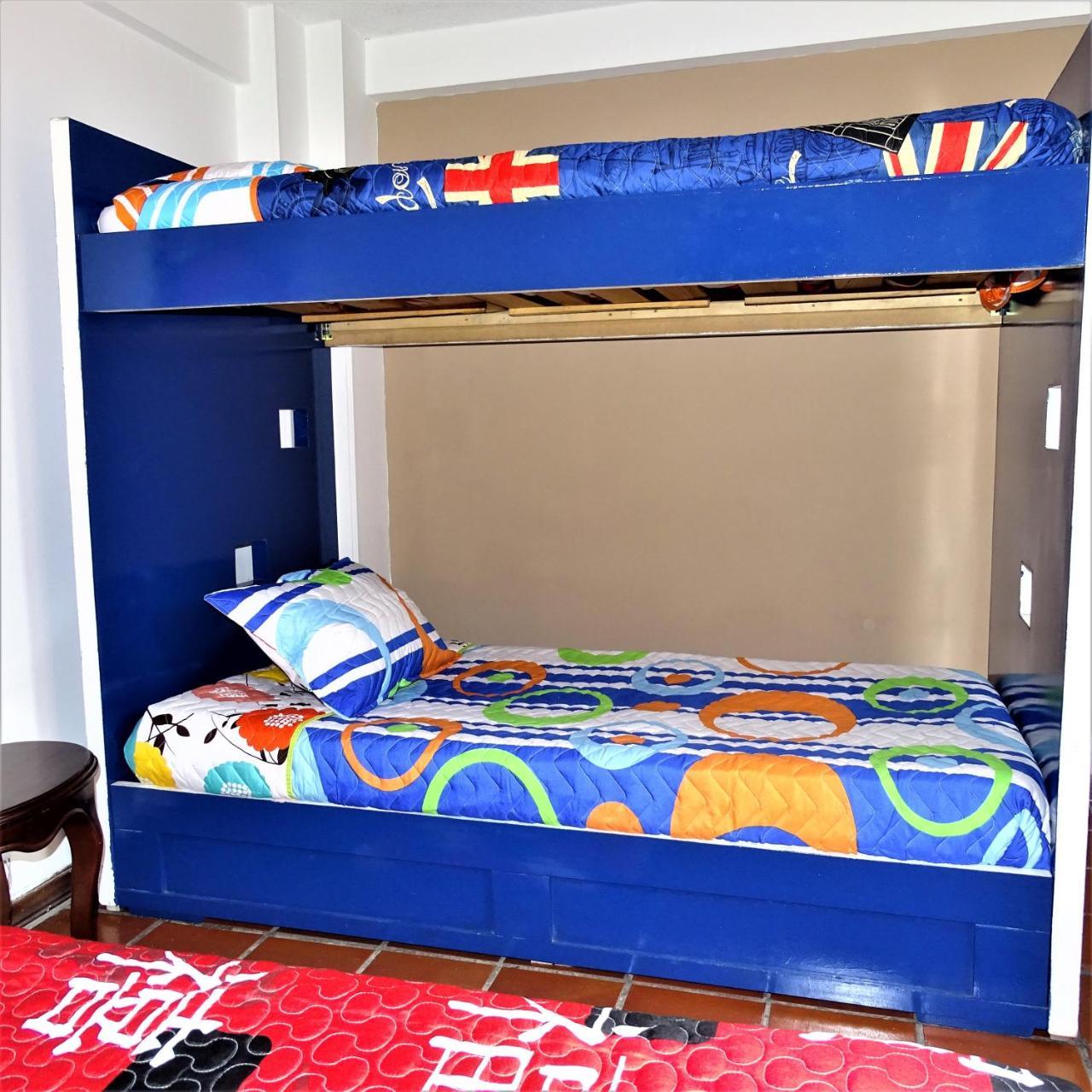 Violeta Park Hostel Богота Экстерьер фото