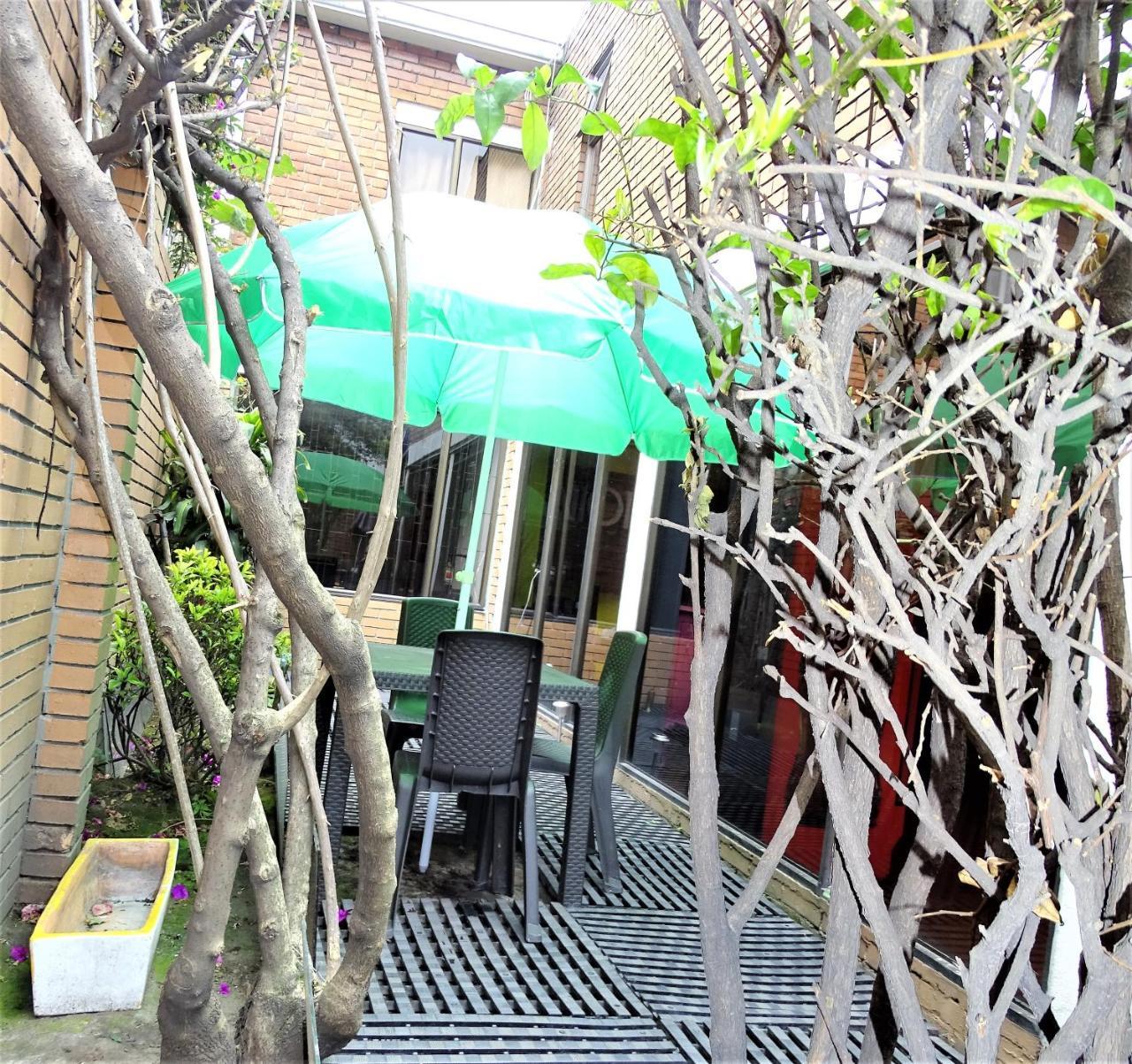 Violeta Park Hostel Богота Экстерьер фото
